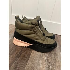 SOREL - WOMENS OUT N ABOUT III PUFFY ZIP WP BOOTS size 10